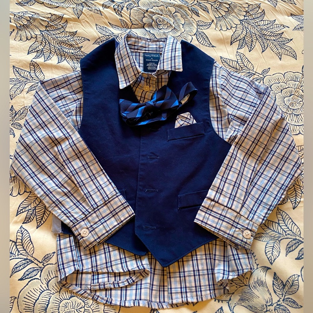 Little boy’s shirt with tie and vest
